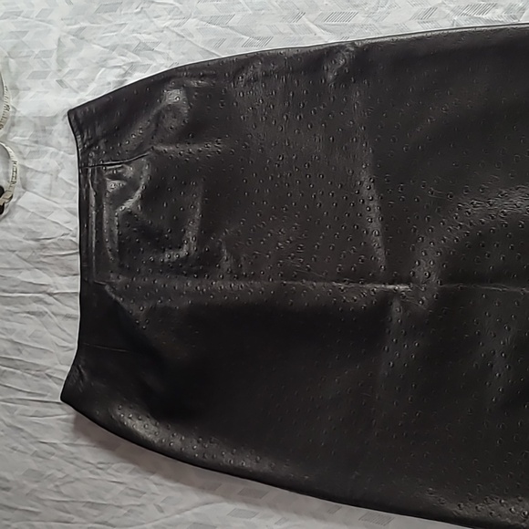 Black leather dotted skirt - Picture 1 of 5